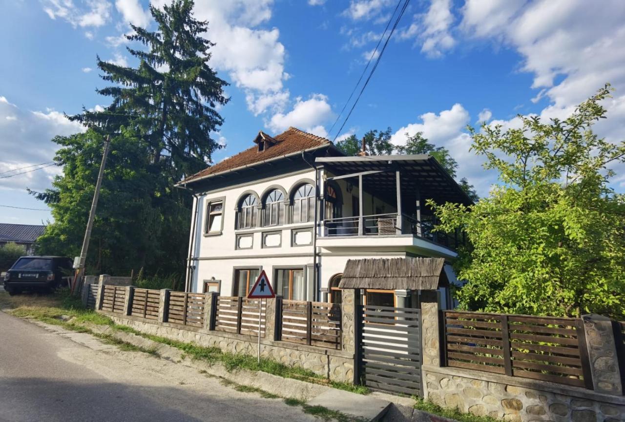 Vila Zia Hotel Corbeni Bagian luar foto